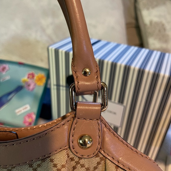 Gucci Handbag - Picture 5 of 16